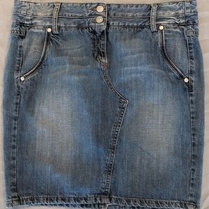 Sisley vintage jean skirt. Excellent condition Women's Italian size 46, US 10/L